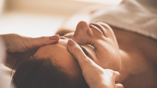 MASSAGGIO FISIOTERAPICO AL VISO E MUSCOLI MANDIBOLARI
